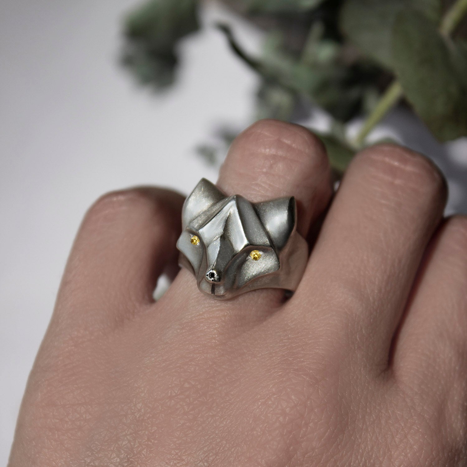 ELINA GLEIZER Fiery Fox Ring with Yellow Eyes & Black Diamond Nose