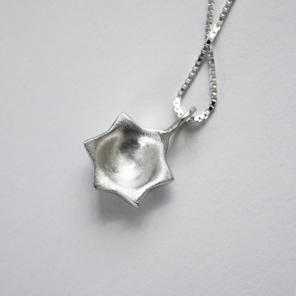 ELINA GLEIZER Hexagram Necklace with Sapphires