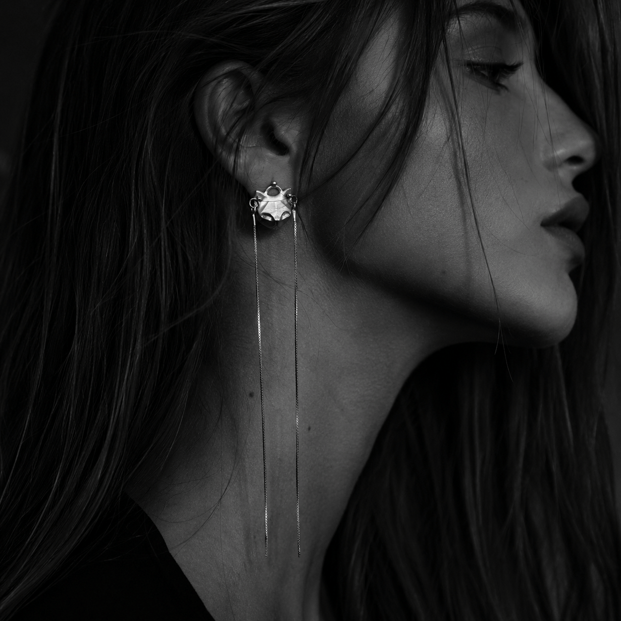 ELINA GLEIZER Jewelry Cat Earring with gold piercings