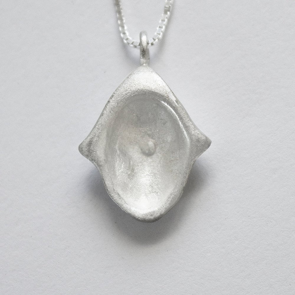 ELINA GLEIZER Jewelry Hamsa Necklace
