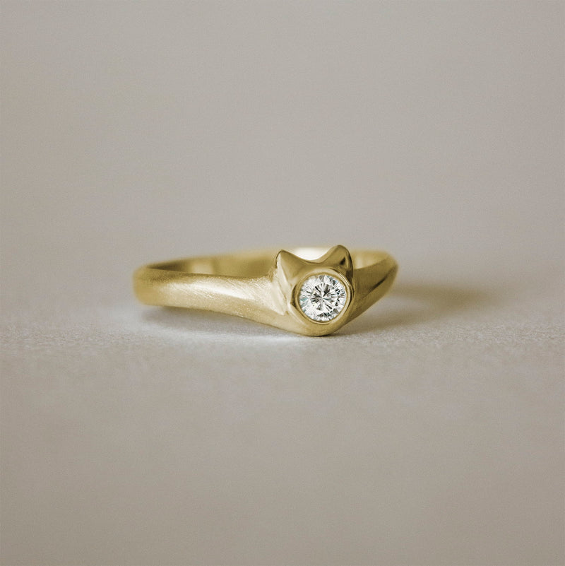 ELINA GLEIZER Rings Minimalist Cat Ring in 14K Gold with Diamond