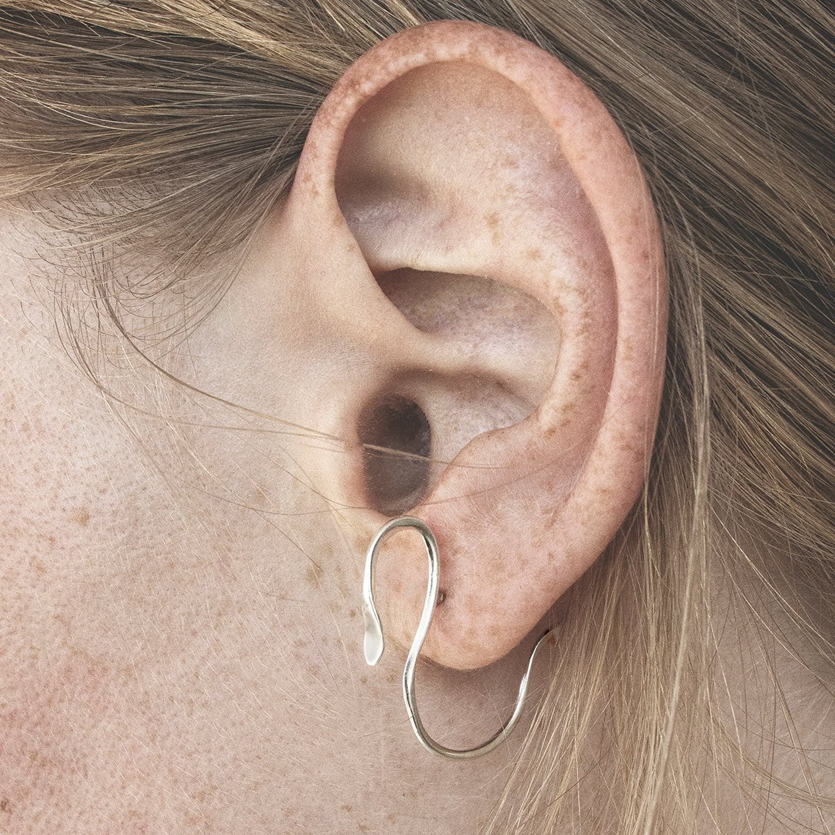 ELINA GLEIZER Single: Snake hoop earring Asymmetric Snake Earrings
