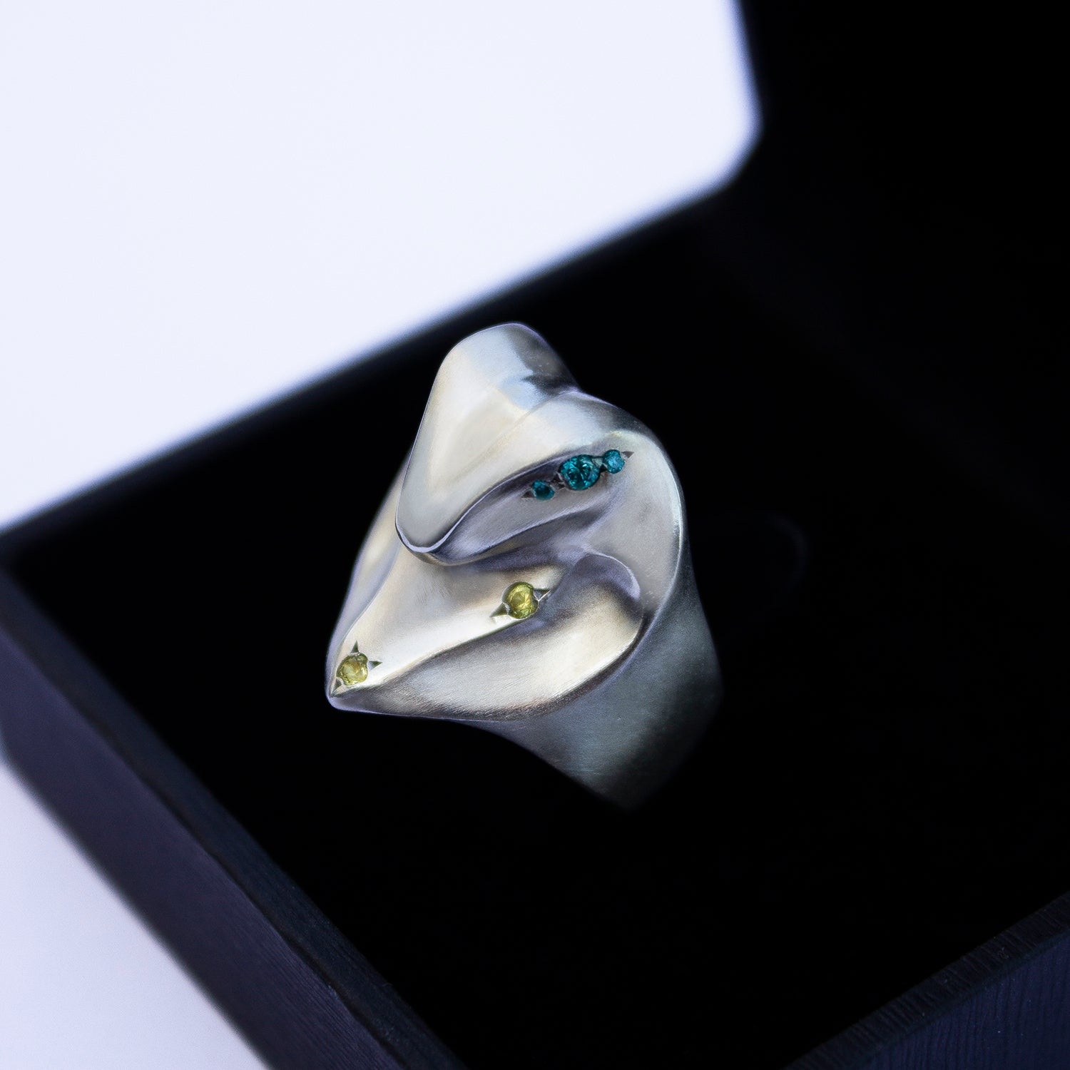 ELINA GLEIZER Cobra Ring with Blue Diamond Eyes