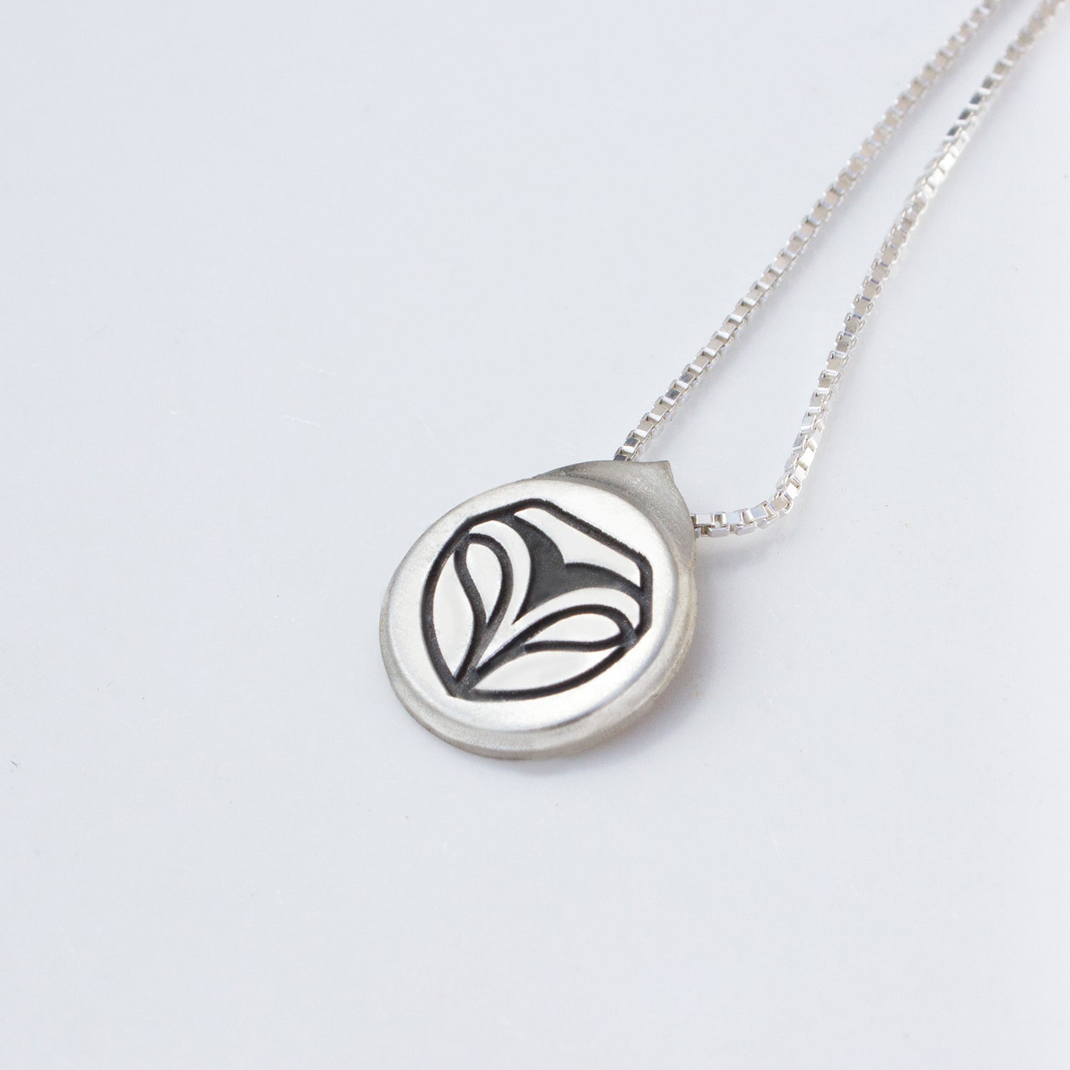 ELINA GLEIZER Engraved Owl Pendant