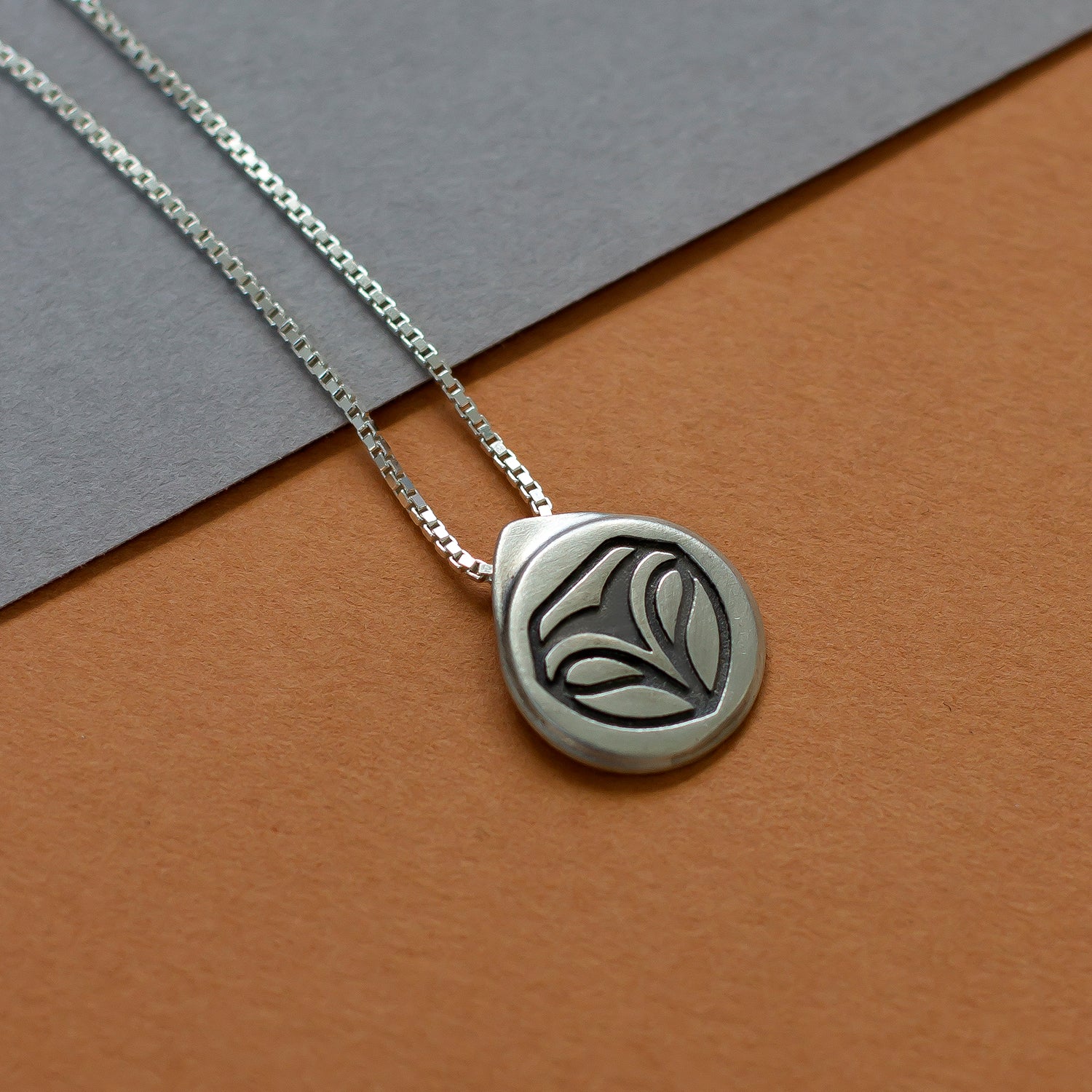 ELINA GLEIZER Engraved Owl Pendant
