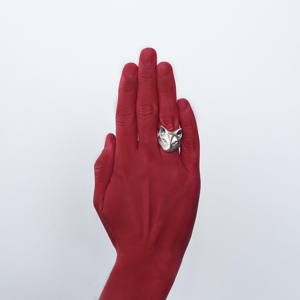 ELINA GLEIZER Fox Ring with Decorative Bronze Sapphires and Black Spinels