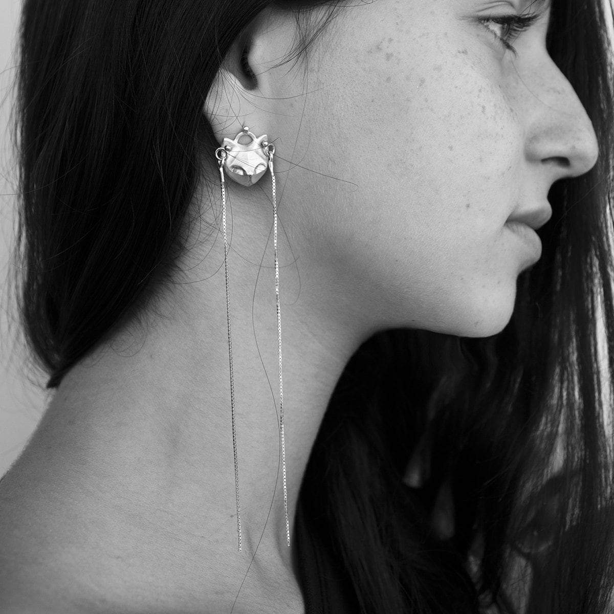 ELINA GLEIZER Jewelry Cat Earring with gold piercings
