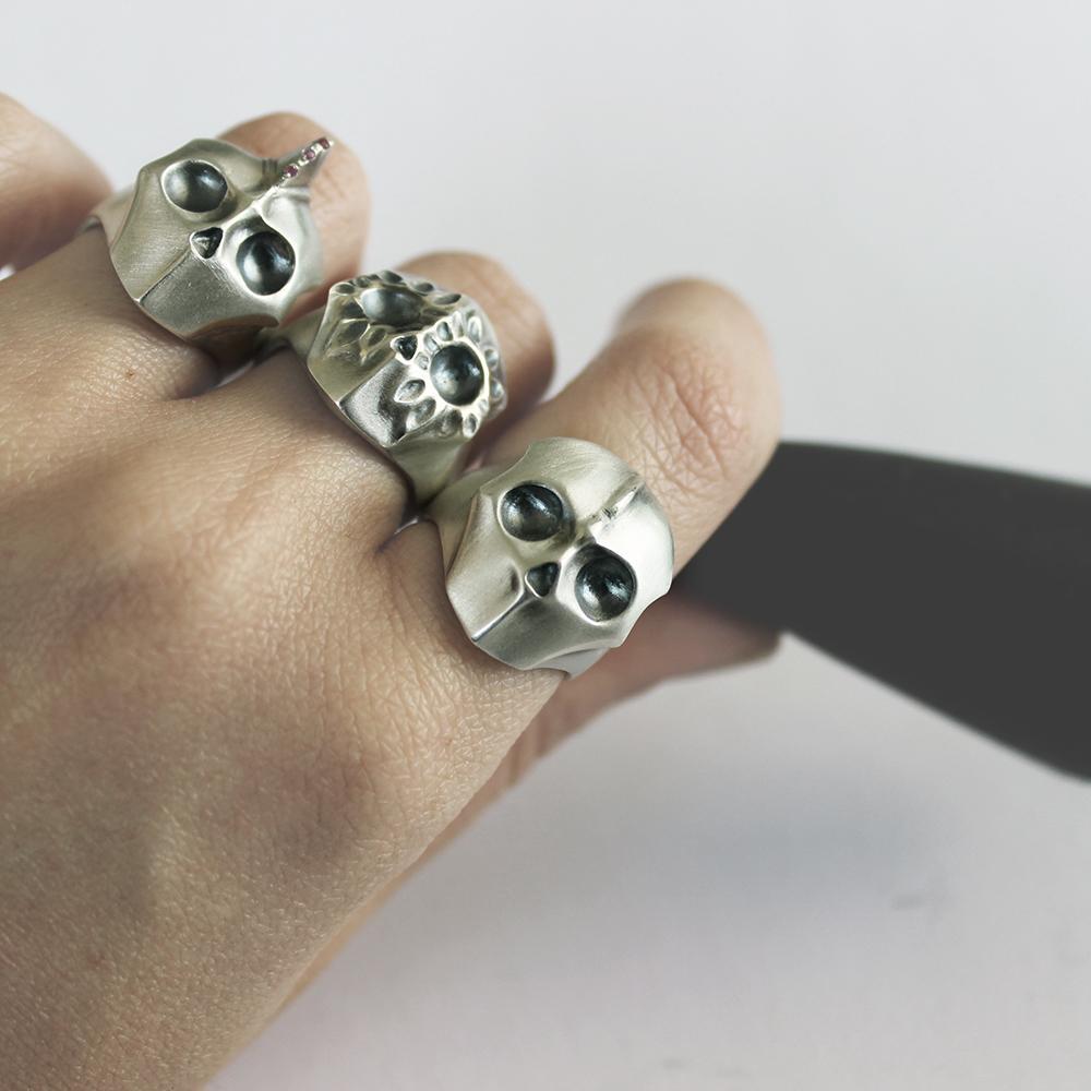 ELINA GLEIZER Minimalist Skull Ring