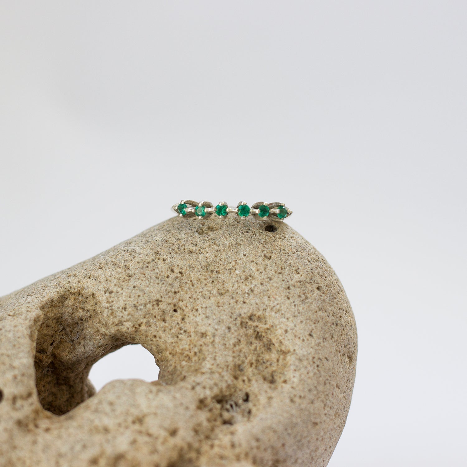 ELINA GLEIZER Silver & Emeralds Half Eternity ring