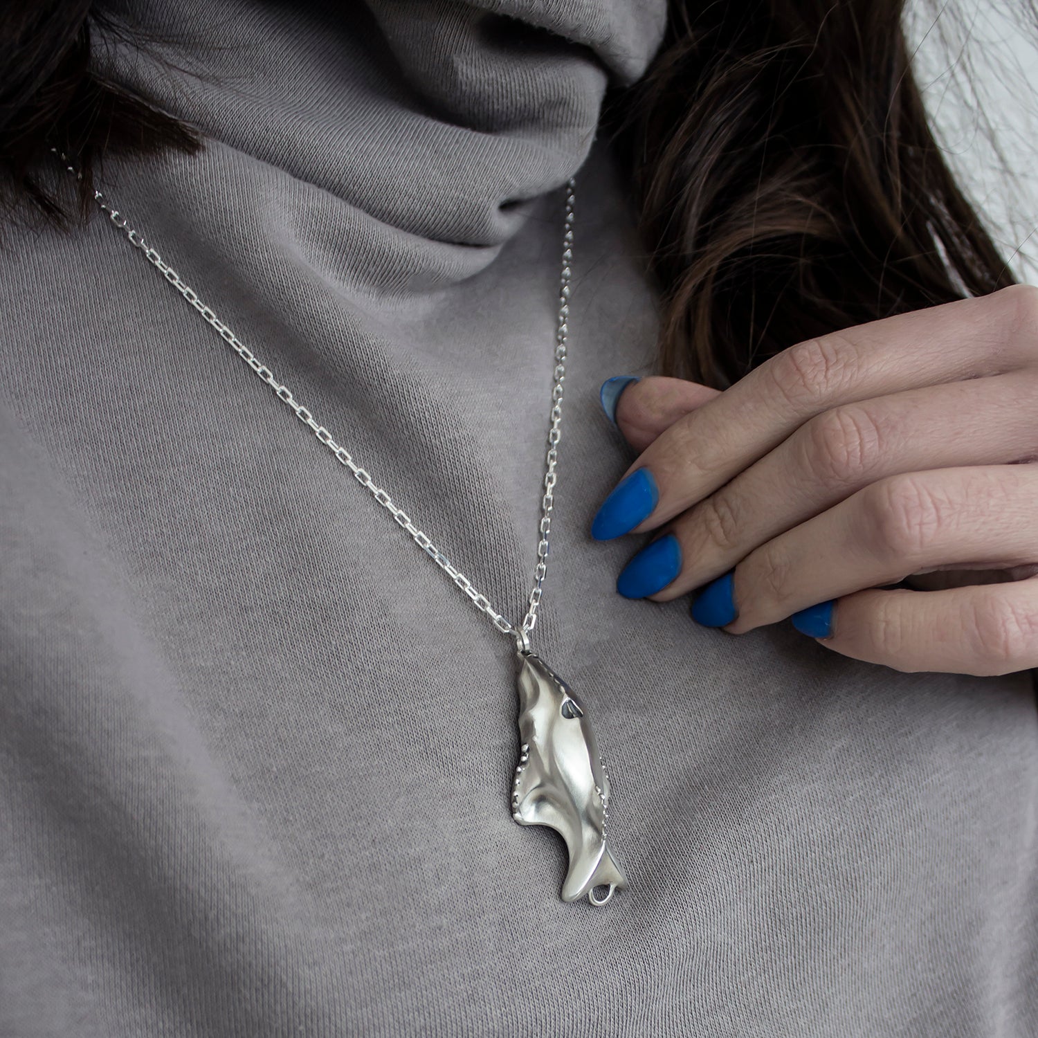 ELINA GLEIZER Whale Pendant