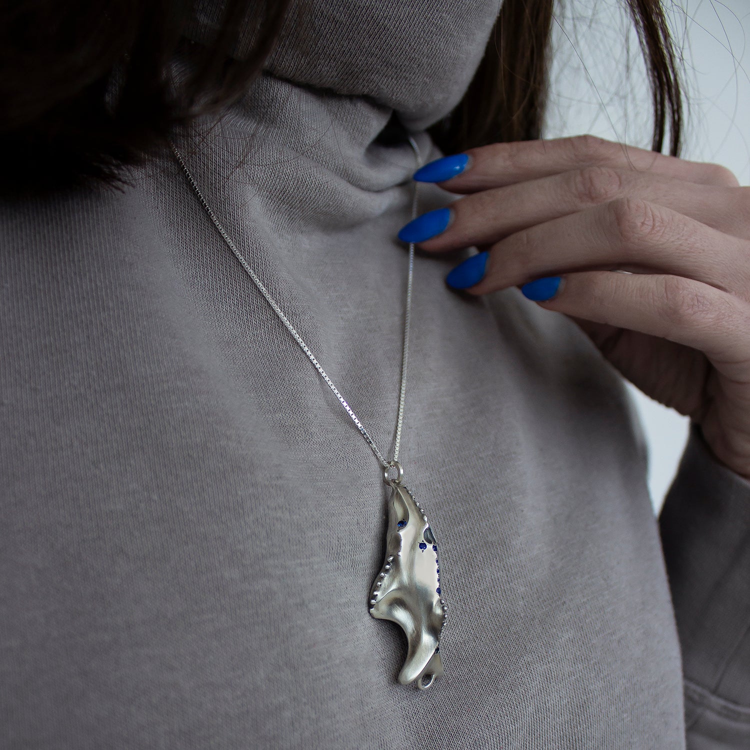 ELINA GLEIZER Whale Pendant with Sapphires