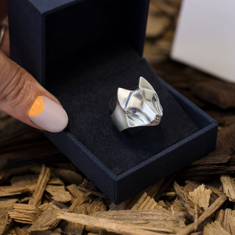 ELINA GLEIZER Wolf Ring with Blue Sapphires