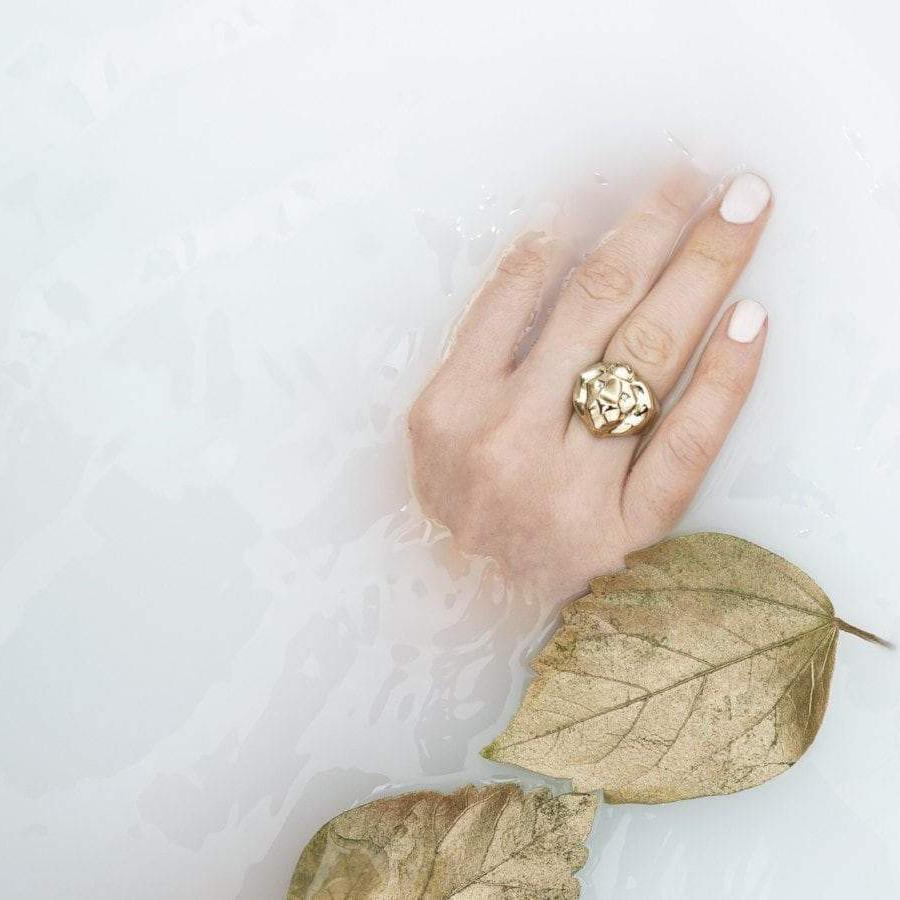 ___ Gold Lion Ring & Diamonds