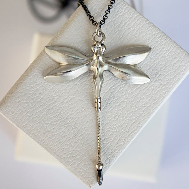 ELINA GLEIZER  necklace 21.7 inches (55 cm) / Dark Loop Chain Silver Dragonfly Necklace