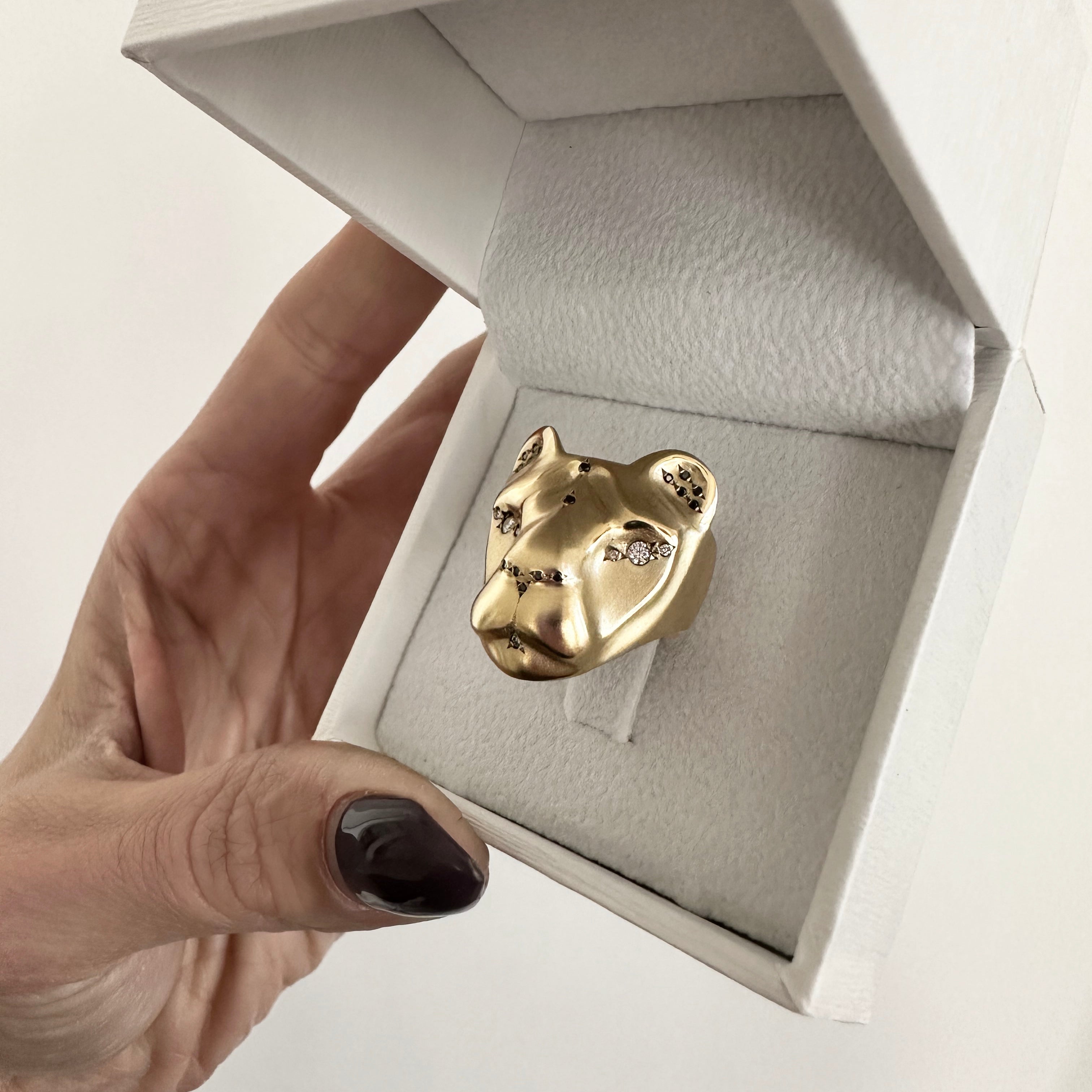 ELINA GLEIZER Rings 14K gold Lioness Ring, with Majestic Black & Champagne Diamonds