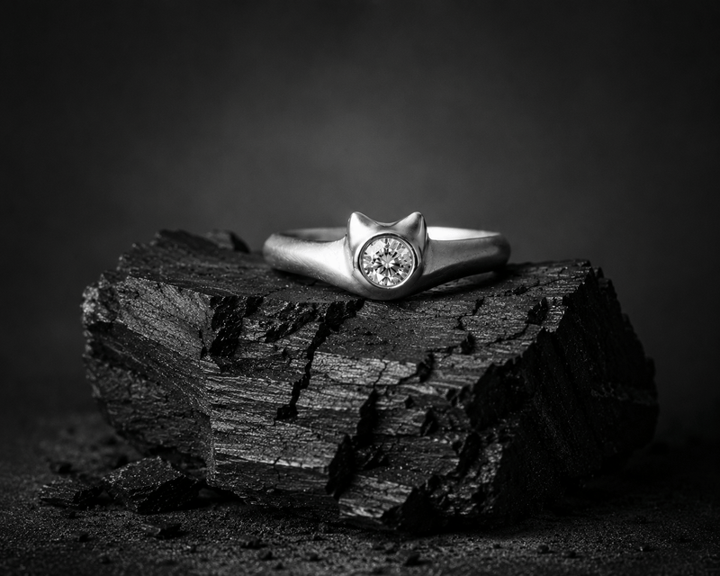 ELINA GLEIZER  Rings Minimalist Cat Ring in 14K Gold with Diamond