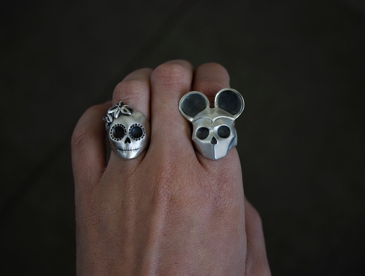 Skull ring shop female