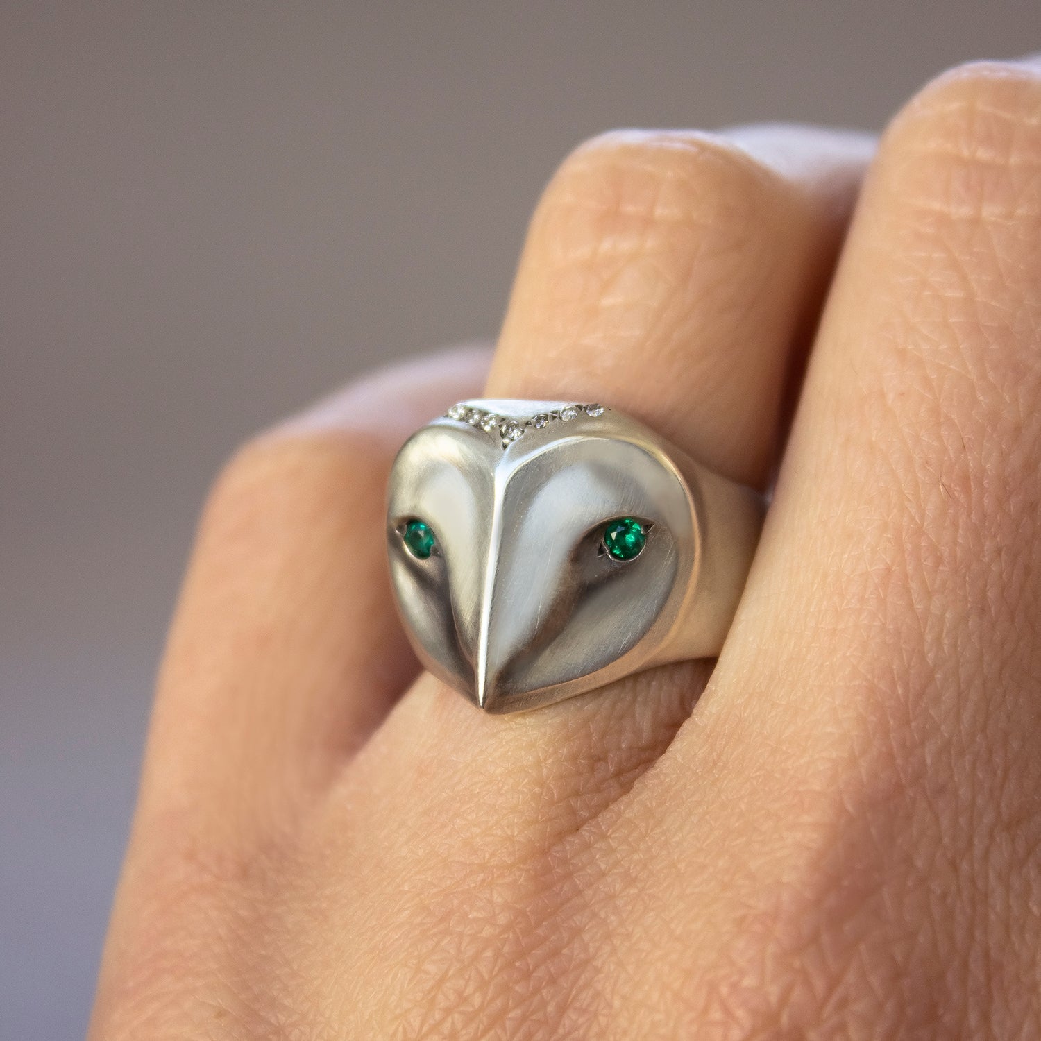 ELINA GLEIZER Barn Owl Ring with a Diamond Crown