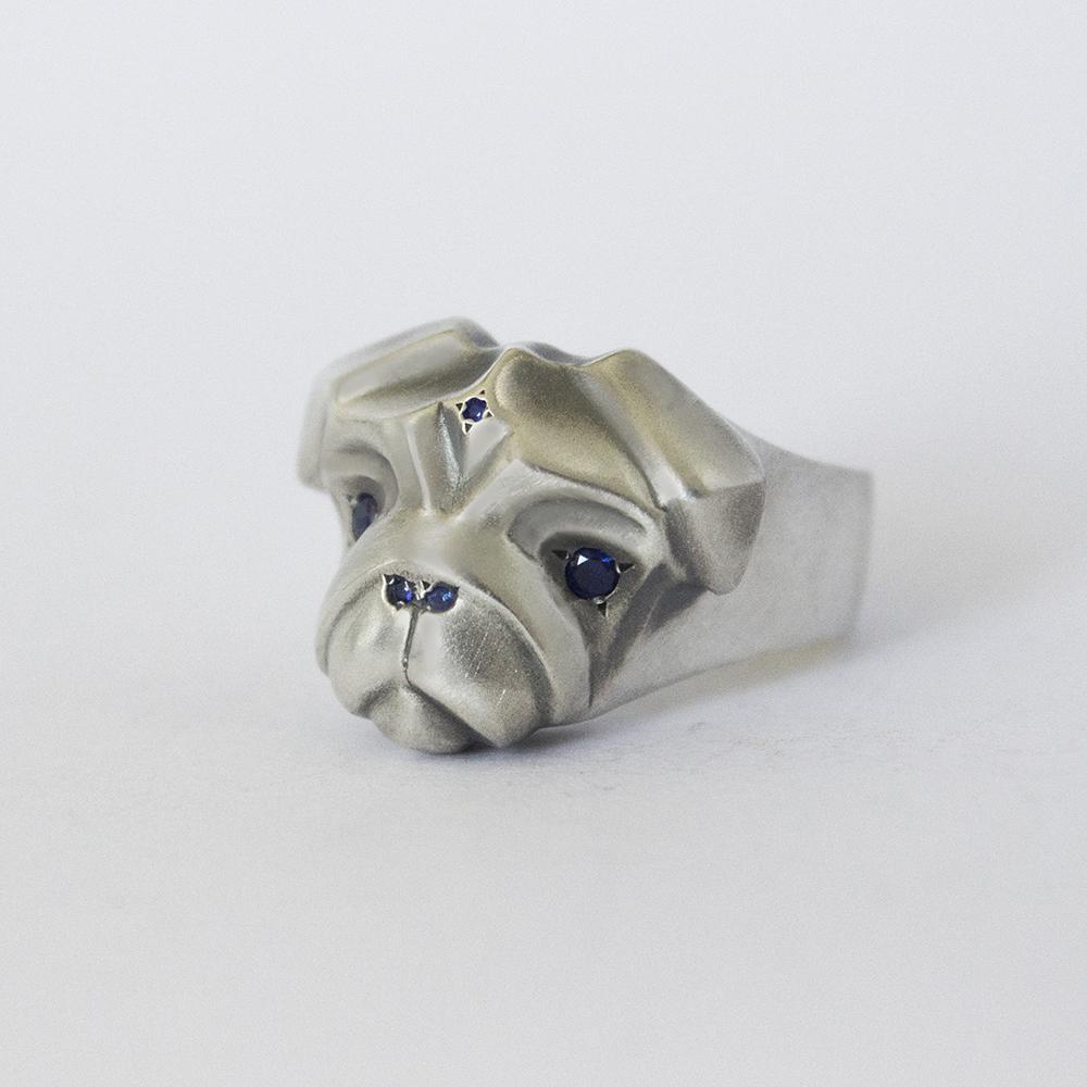 ELINA GLEIZER Jewelry Pug Ring with Blue Sapphires