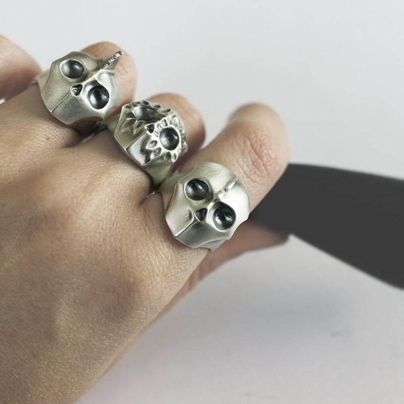 ELINA GLEIZER  Minimalist Skull Ring
