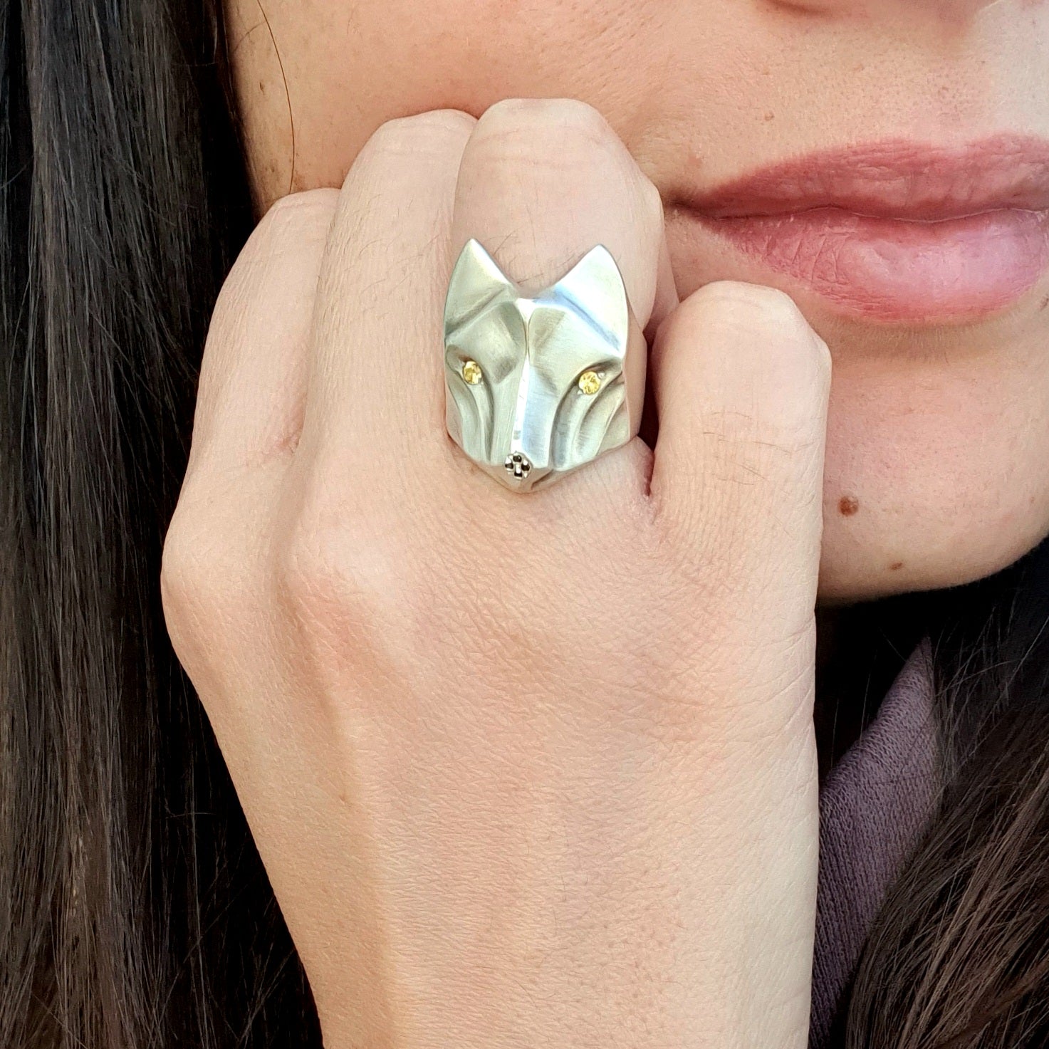 ELINA GLEIZER Wolf Ring with Yellow Sapphire Eyes
